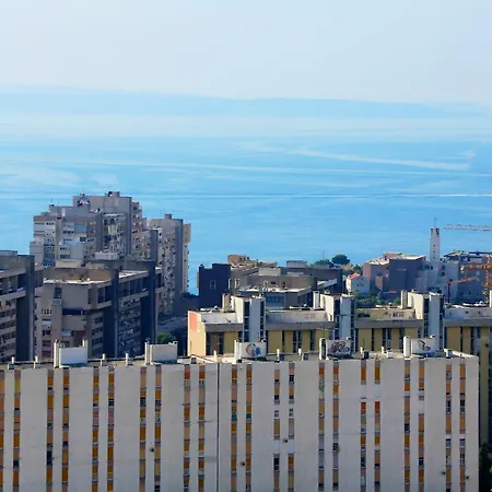 With Splendid View * Split
