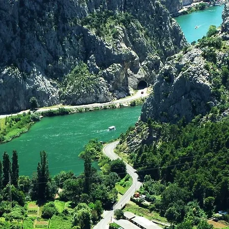 With Splendid View Split